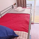 Casa Vale Ecotainer Hostel Lisboa