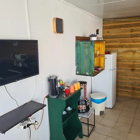 Casa Vale Ecotainer Hostel Lissabon