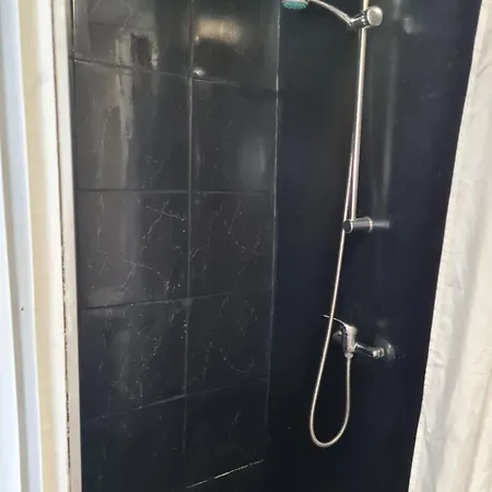 بيت شباب Casa Vale Ecotainer Lisboa