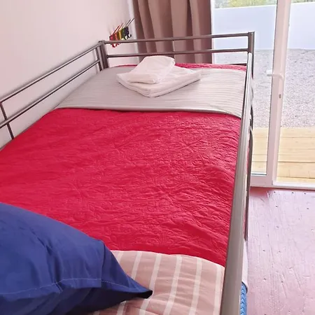 Casa Vale Ecotainer Hostel Lissabon